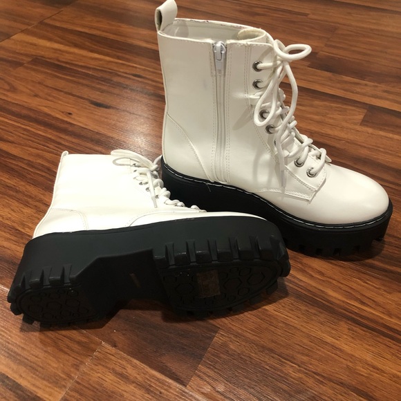 Woman boots - Picture 2 of 4